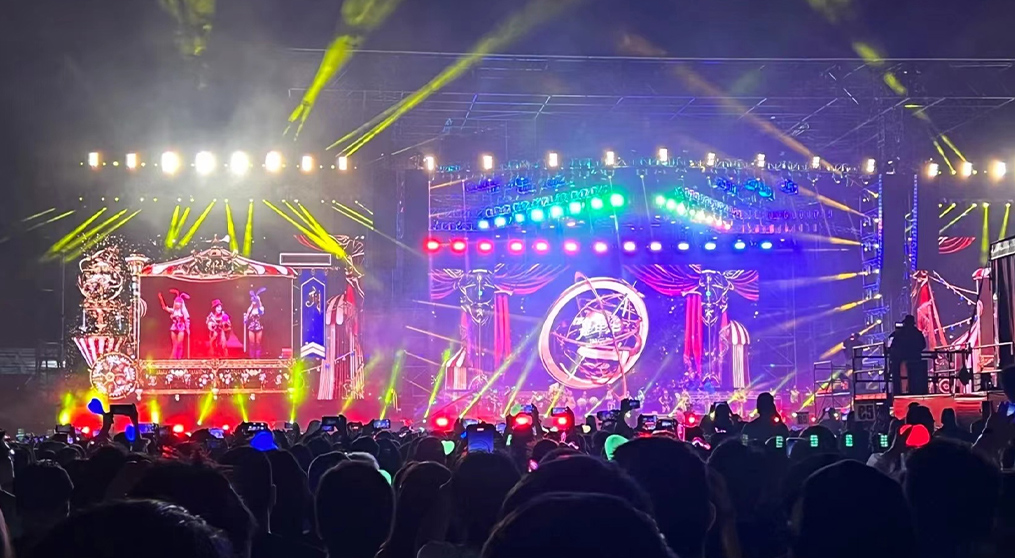 云顶集团LED冰屏和荧光棒系列产品“嗨爆”周杰伦悉尼演唱会！